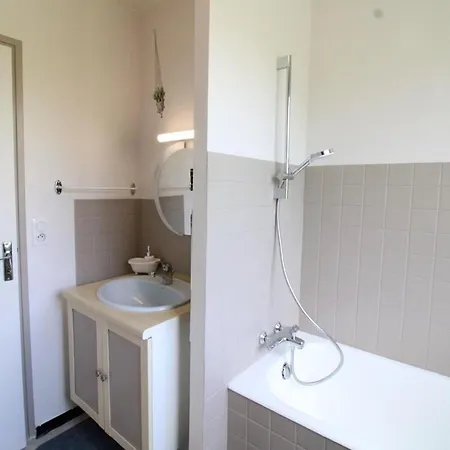 Maison Calme Au Coeur Des Volcans, Ideale Pour Randonnee Et Activites En Nature - Fr-1-742-550 *