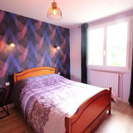 Maison Calme Au Coeur Des Volcans, Ideale Pour Randonnee Et Activites En Nature - Fr-1-742-550 *